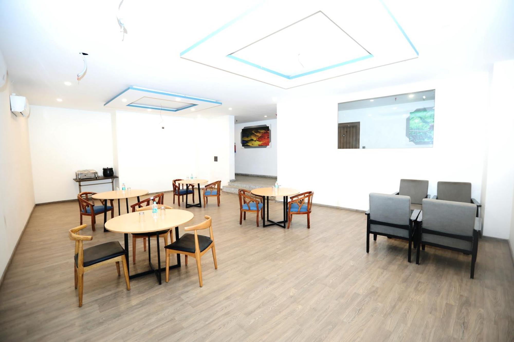 Hotel Noida Grand Sec 58 Exterior foto